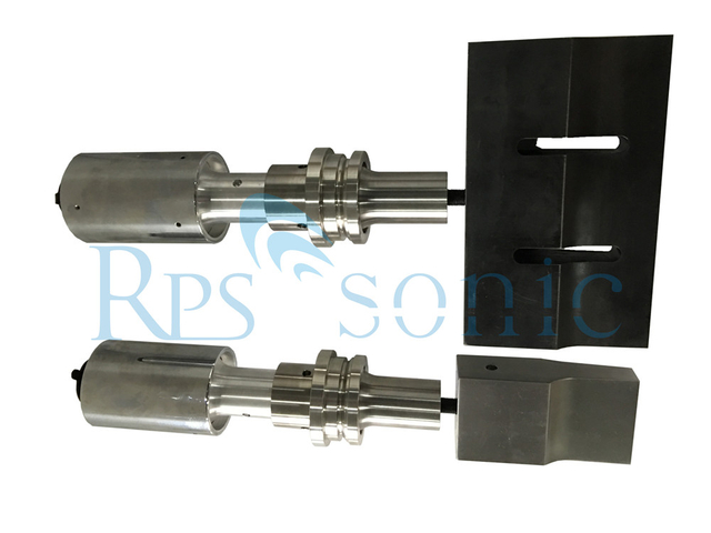 Cuernos ultrasónicos en acero rectangular ranurado para sellado de tela