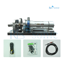 Máquina de coser ultrasónica rotatoria del sonotrodo de 35KHZ 800W para los vestidos