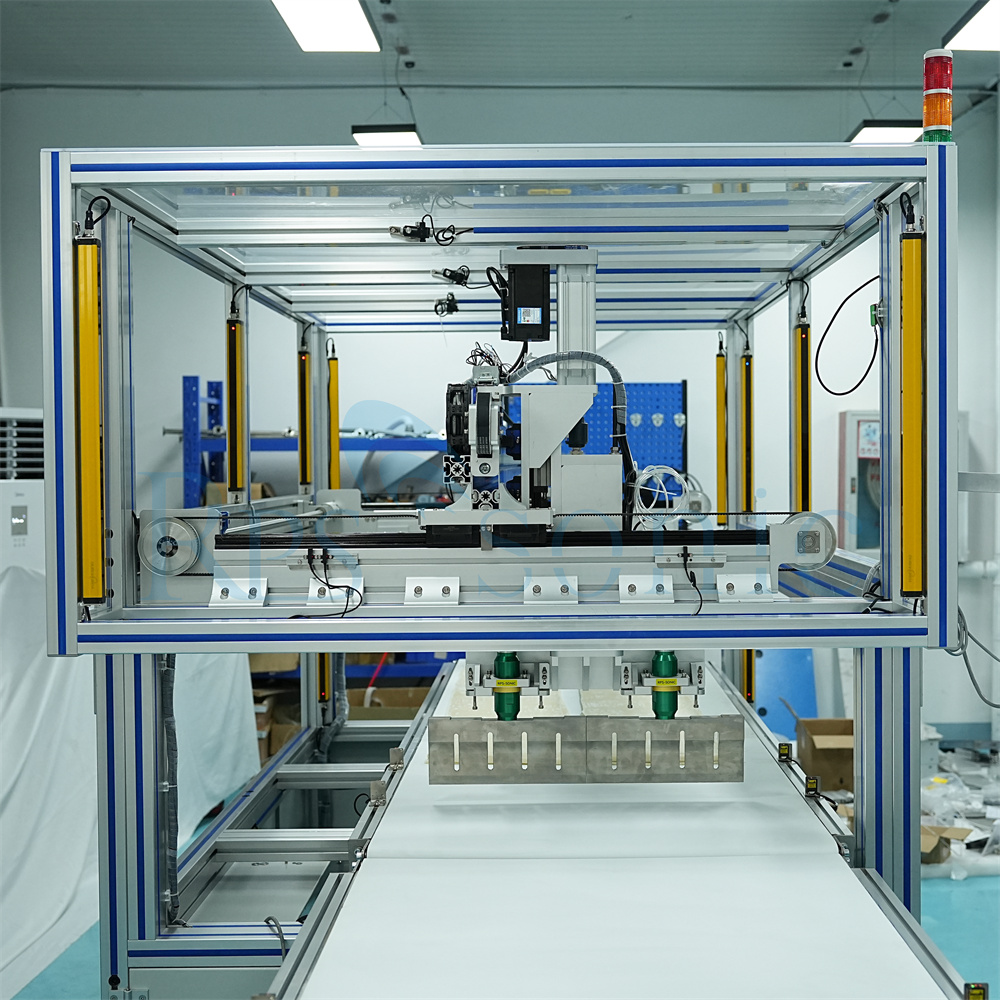 Cortadora ultrasónica del pan de la cortadora de la torta con la cinta transportadora