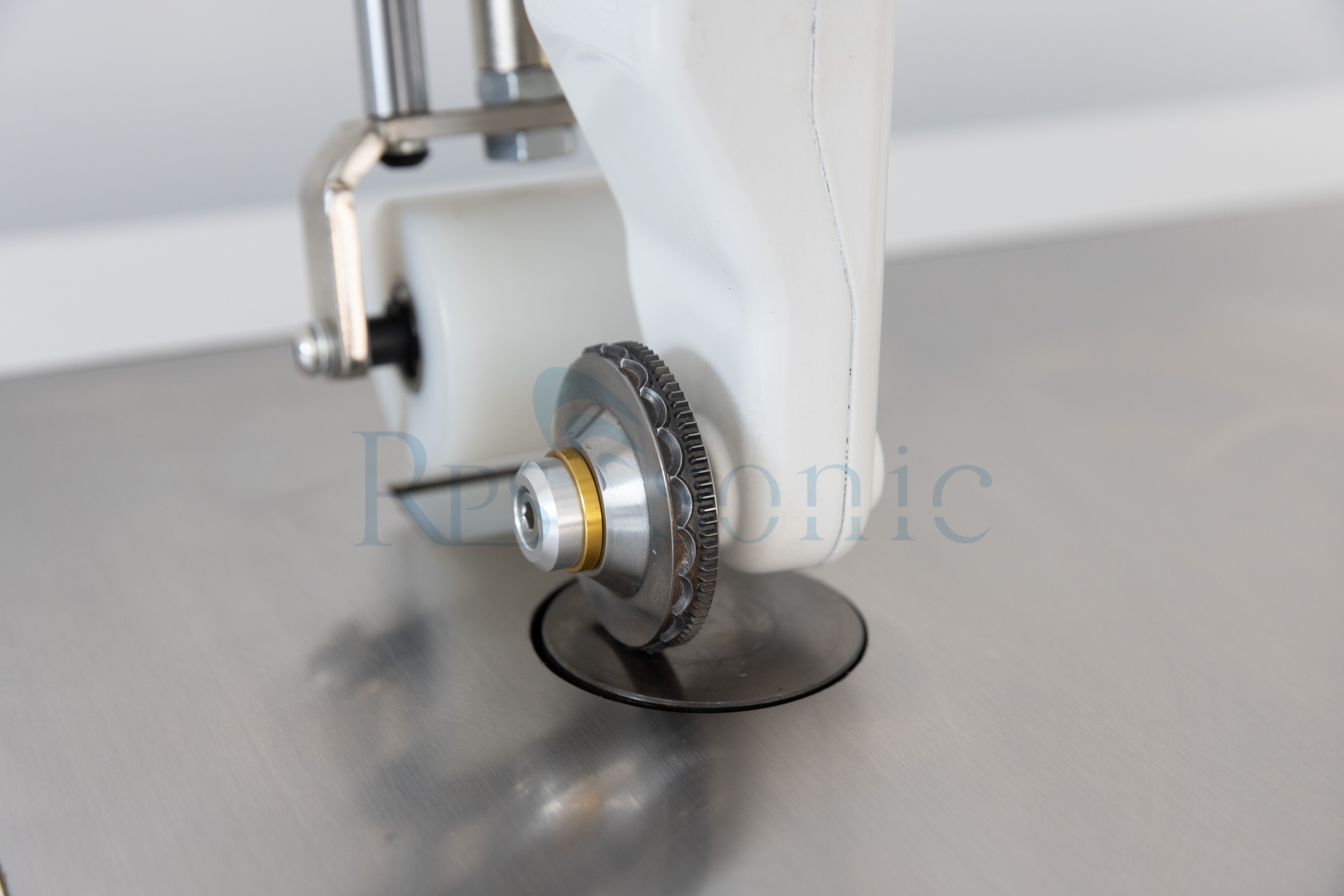 Nueva máquina de coser de encaje ultrasónico Fibet no tejido de producción de manteles