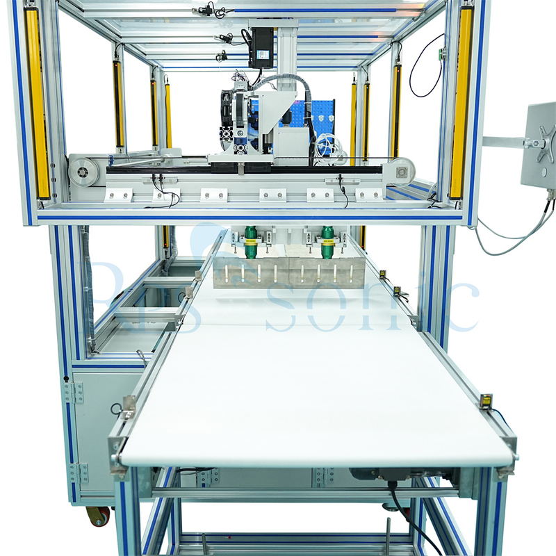 Cortadora ultrasónica del pan de la cortadora de la torta con la cinta transportadora